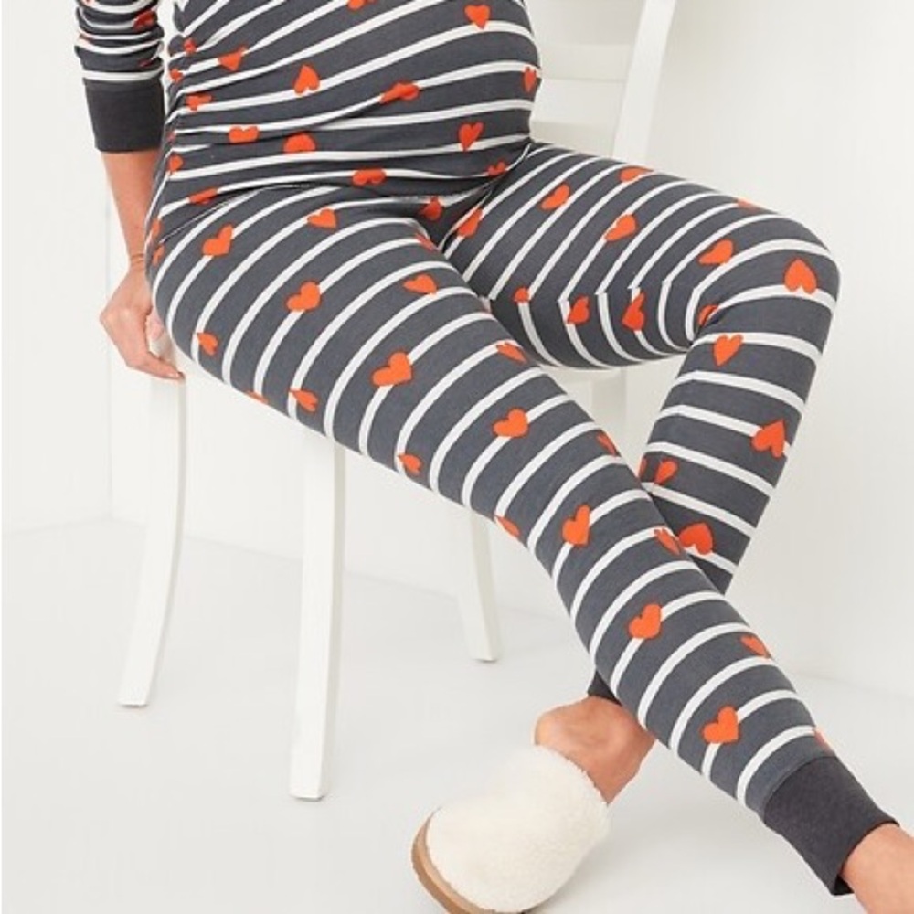 # 52 Old Navy Maternity Stipe Heart-Print Thermal-Knit Pajama Leggings size L